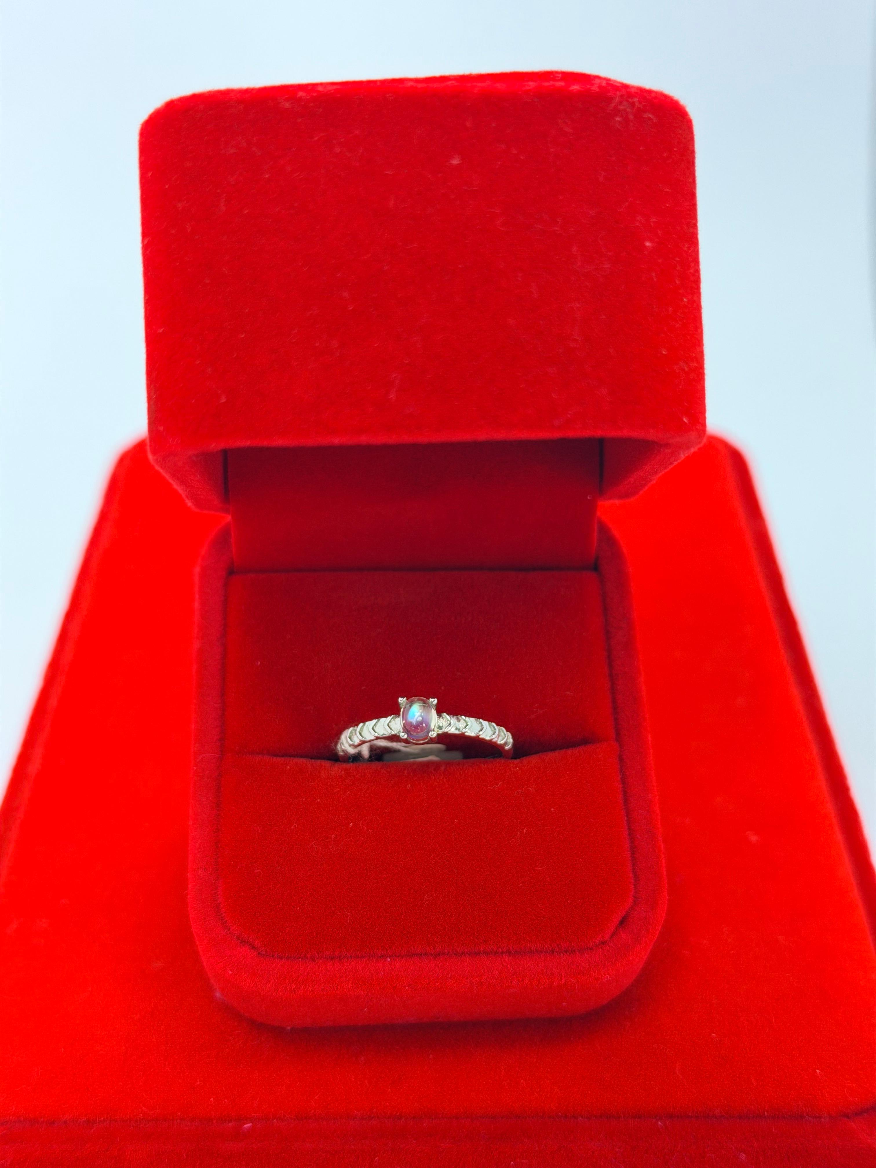 Anillo de Piedra luna delicado