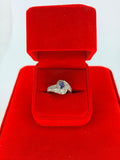 Anillo de Tanzanita abrazo violeta.