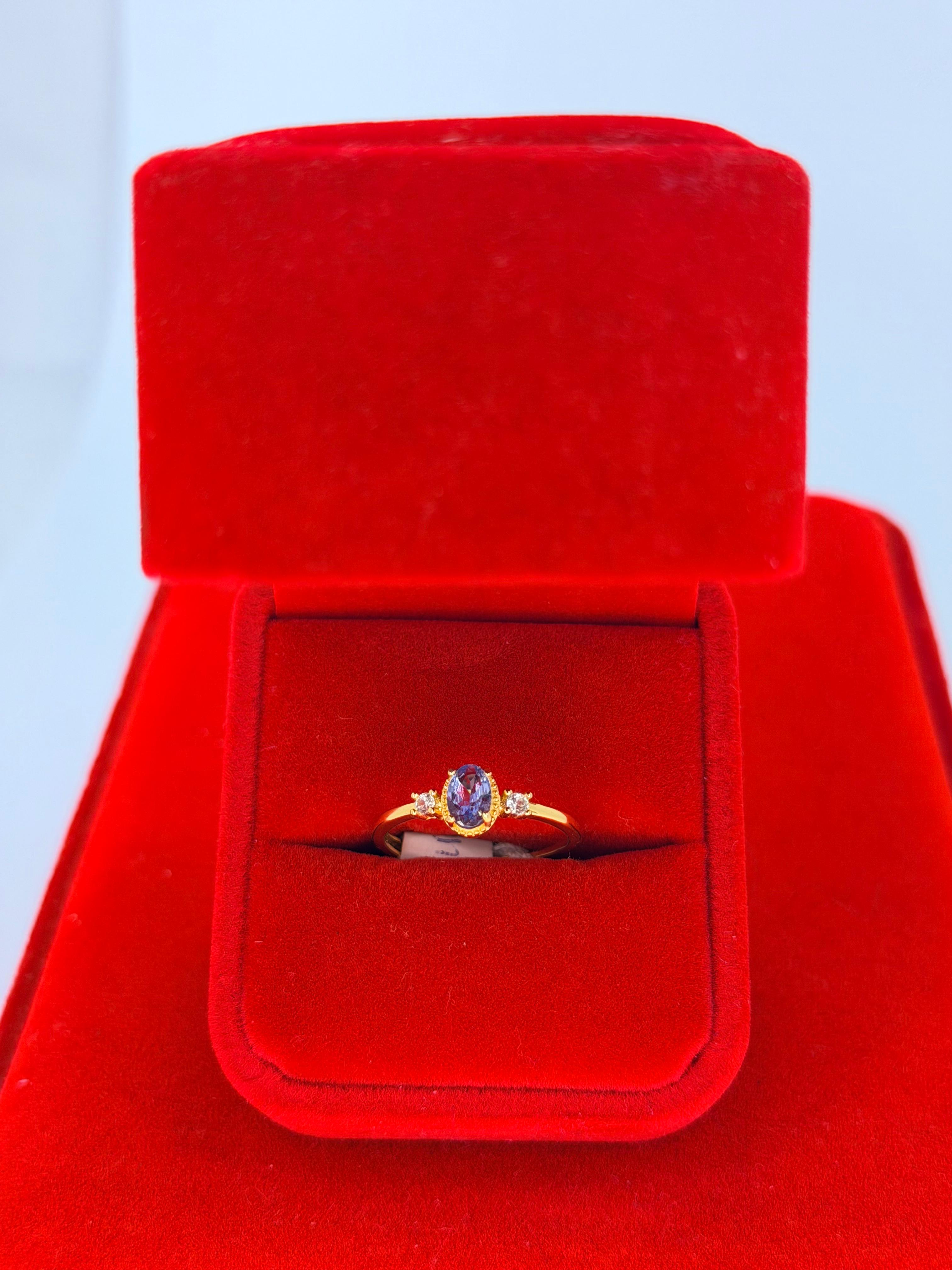 Anillo de Tanzanita en corte Oval