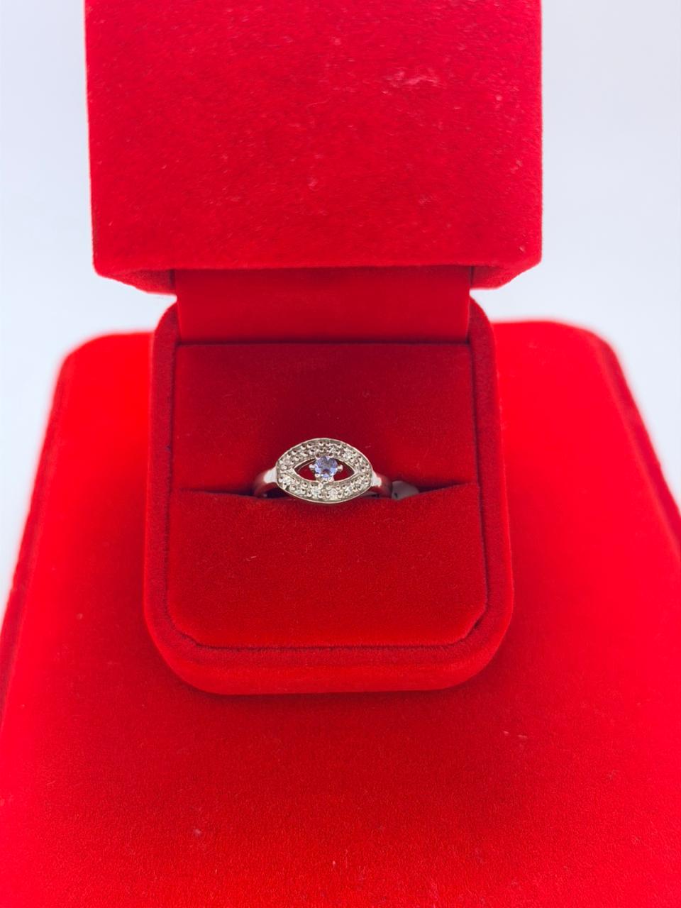 Anillo de Tanzanita en corte redondo