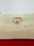 Anillo de esmeralda corte redondo