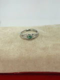 Anillo de esmeralda corte oval