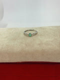 Anillo de esmeralda corte oval