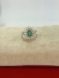Anillo de esmeralda corte oval