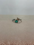 Anillo de esmeralda diseño flor