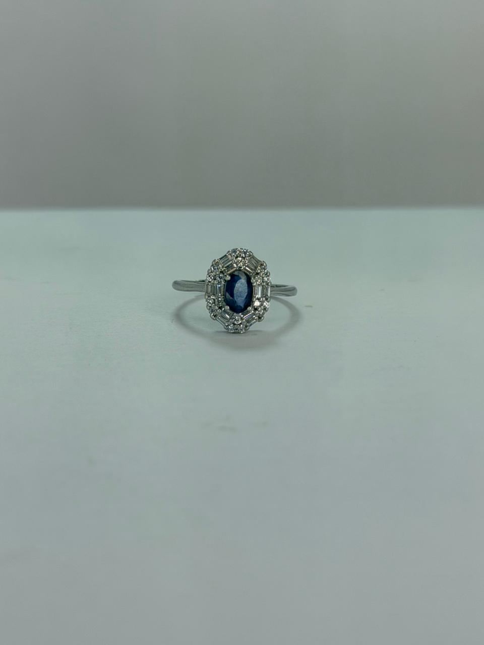 Anillo de zafiro diseño Halo