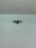 Anillo de zafiro solitario
