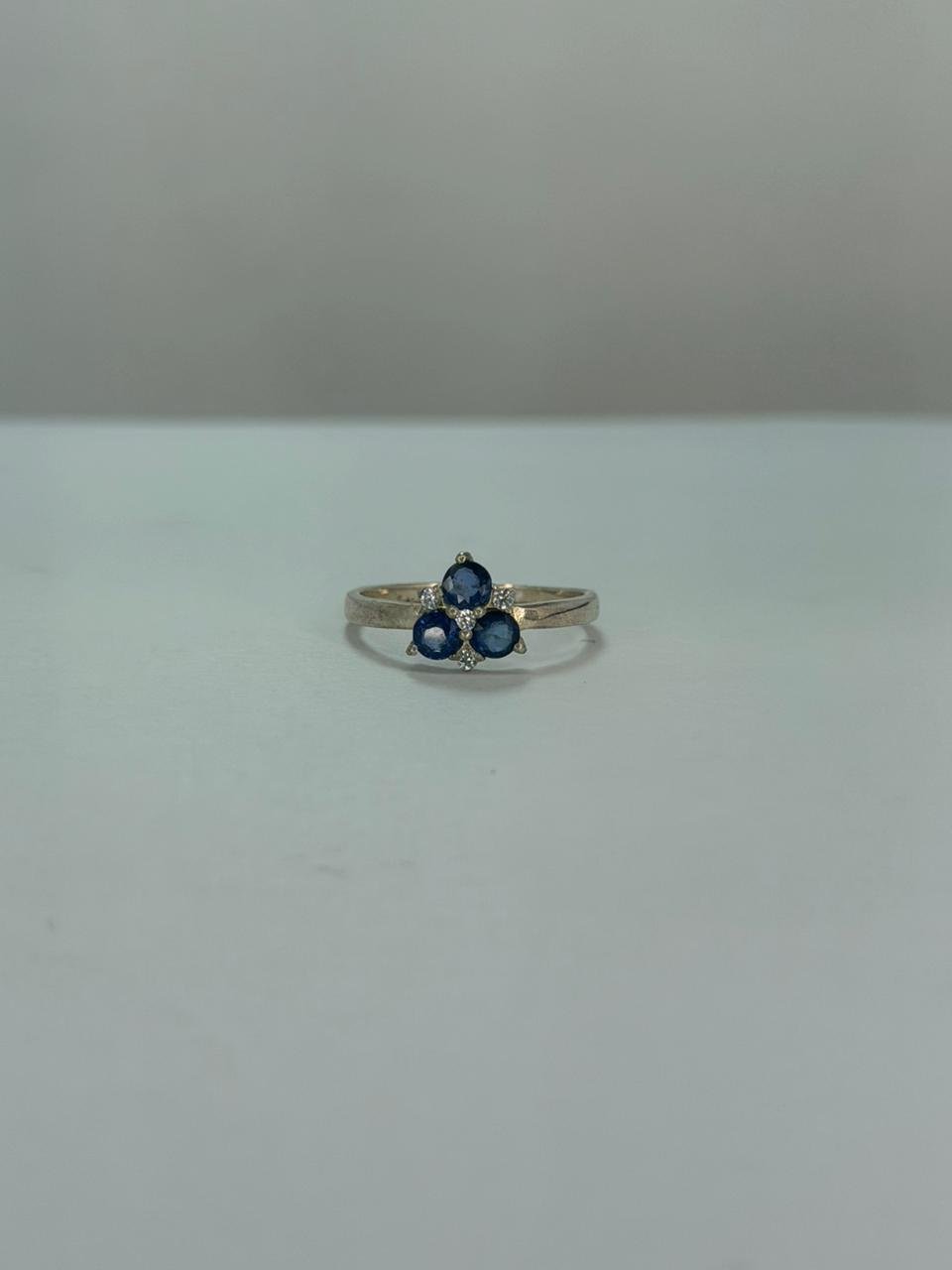 Anillo de zafiro diseño trial