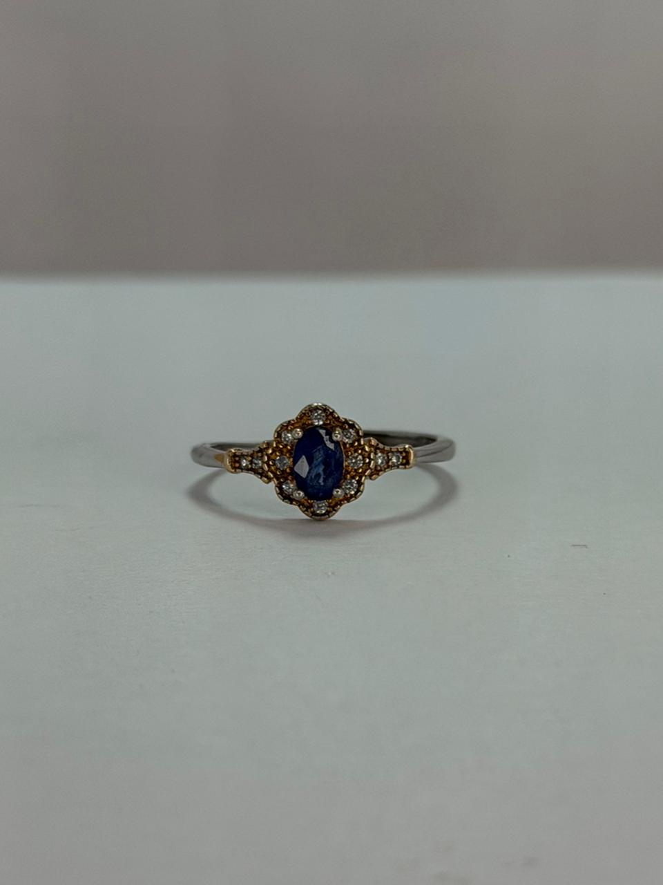Anillo de zafiro diseño en flor