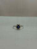 Anillo de zafiro corte oval diseño hexágono