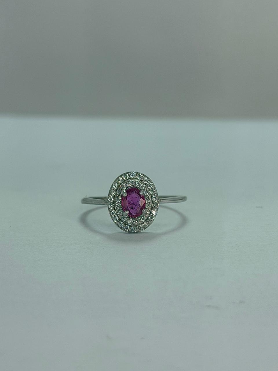 Anillo de Rubí diseño corte oval
