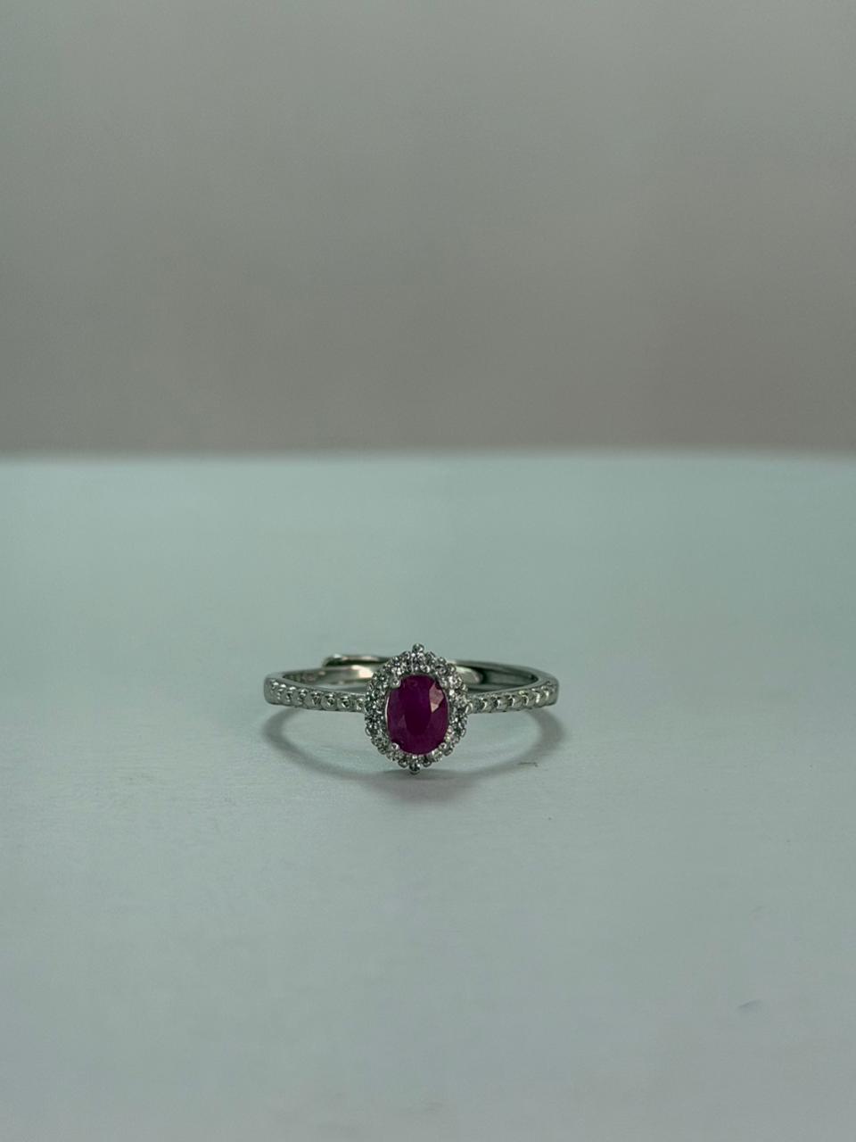 Anillo de Rubí diseño corte oval