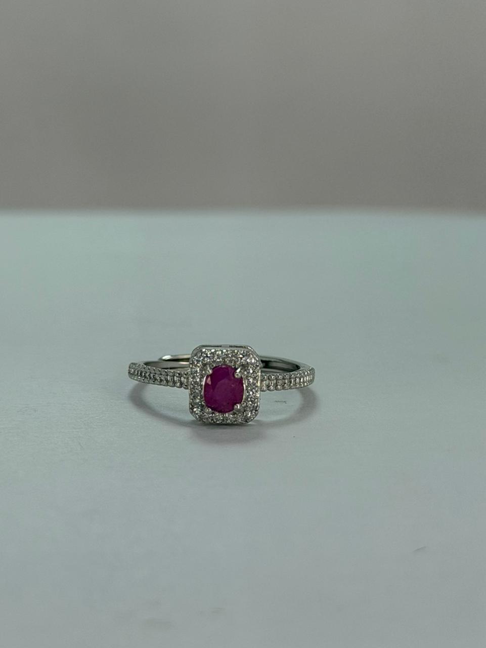 Anillo de Rubí diseño corte oval