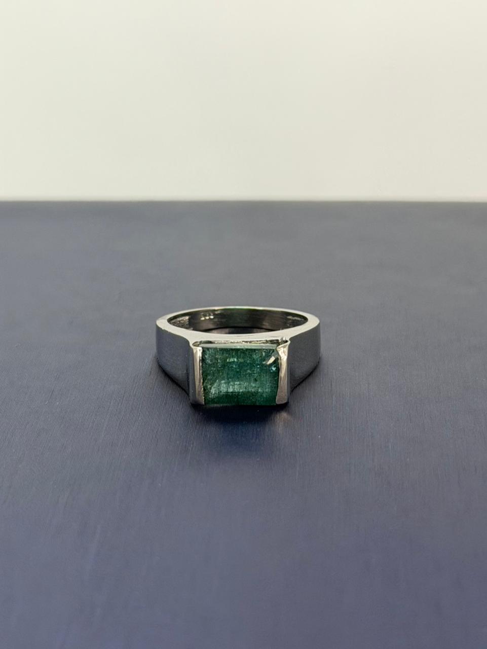 Anillo de Esmeralda Corte Rectangular