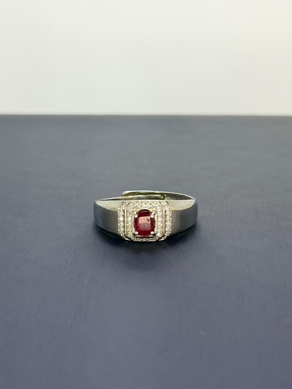 Anillo de Rubí Corte Cojin