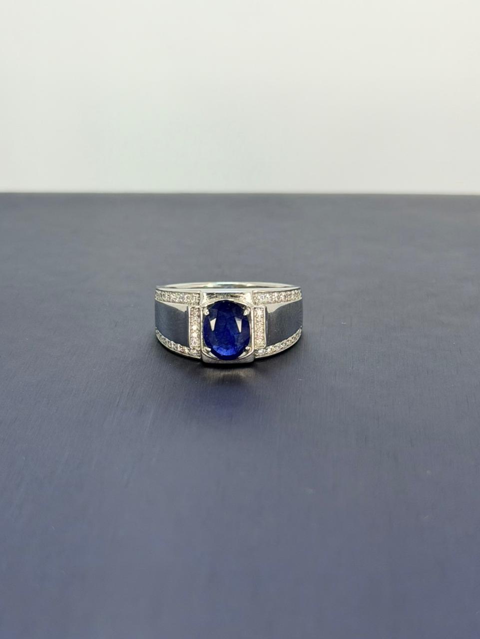Anillo de Zafiro Corte Oval