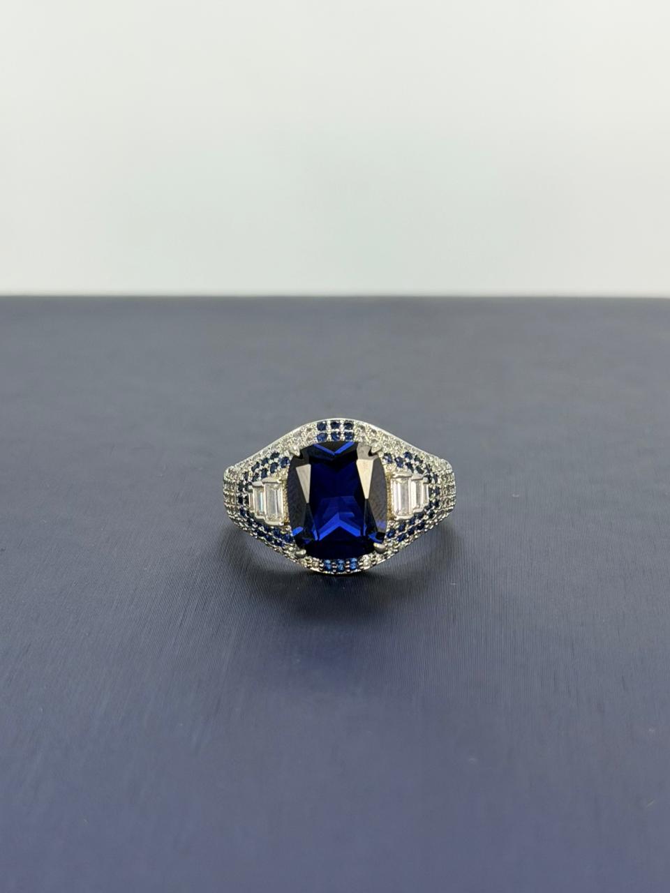Anillo de Zafiro Corte Princesa