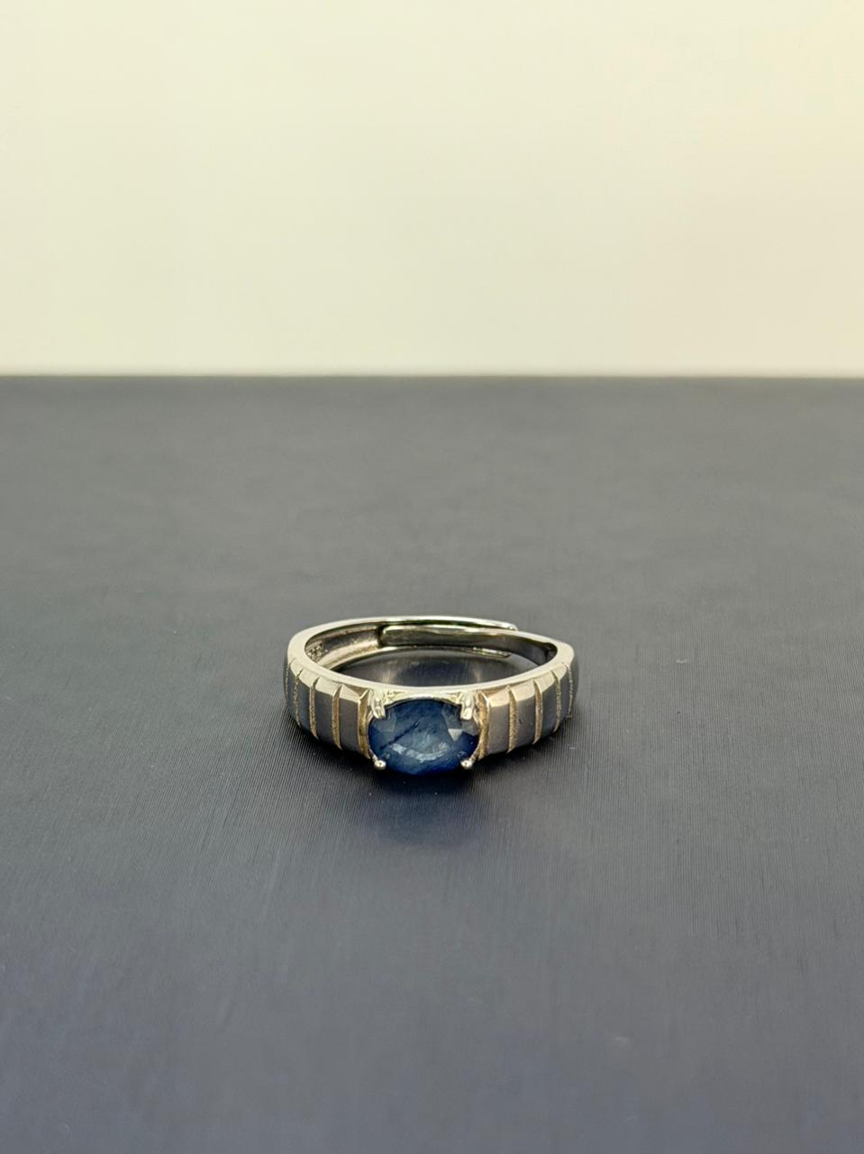 Anillo de Zafiro Corte Oval