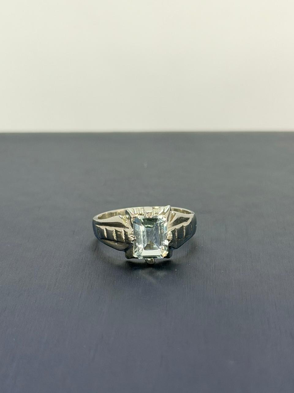 Anillo de Aguamarina