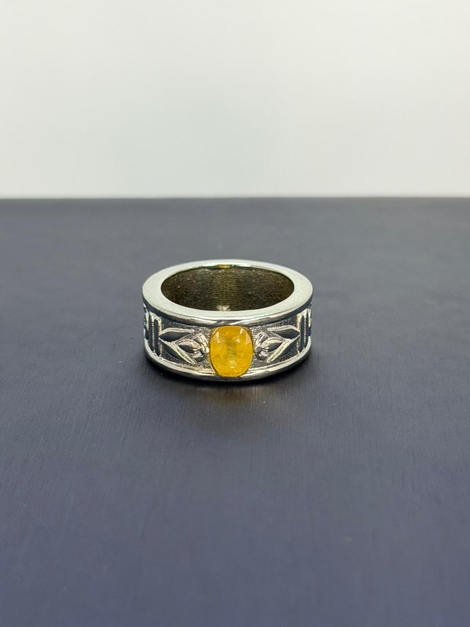Anillo de citrino corte oval