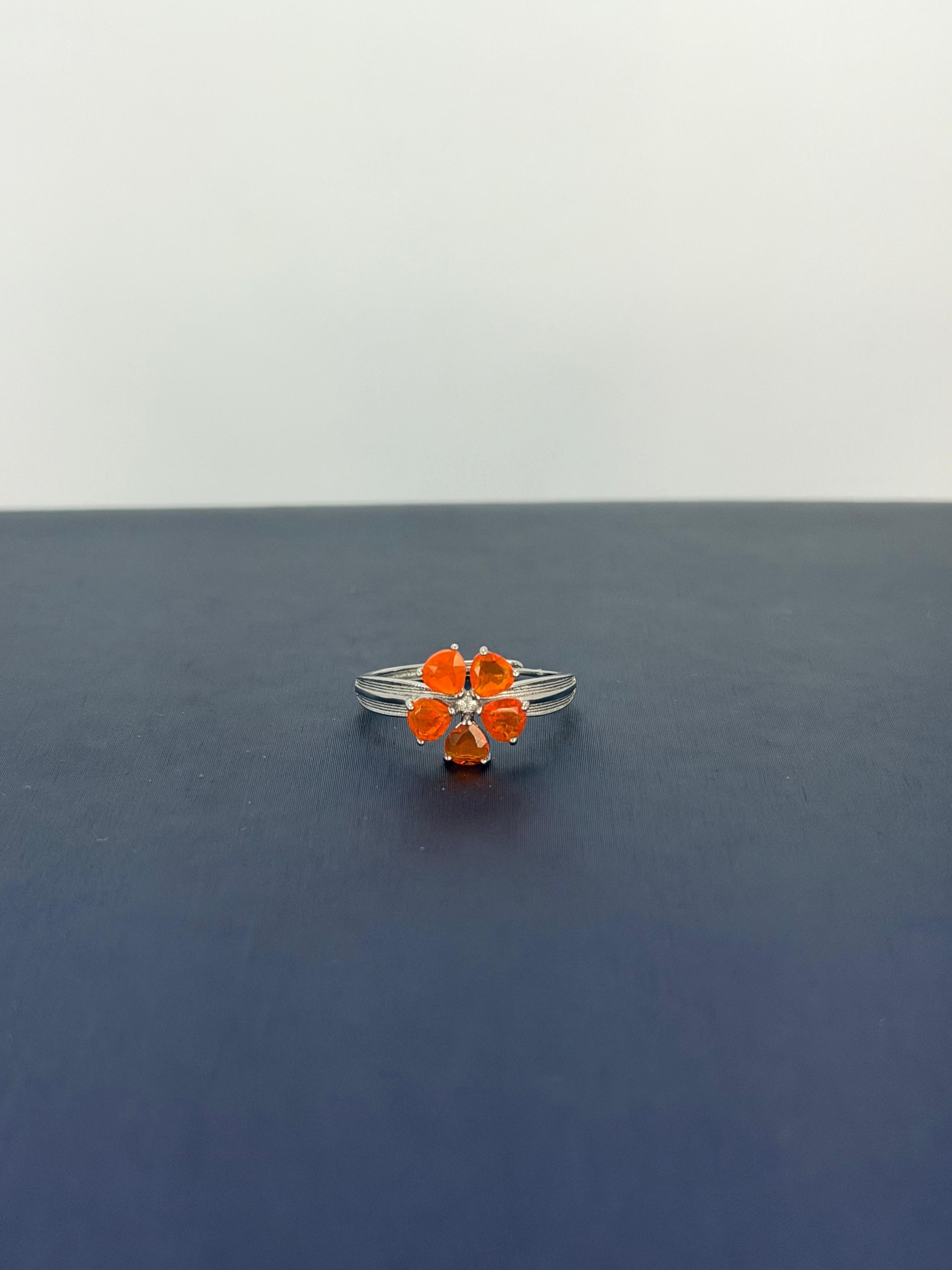 Anillo de Ópalo de fuego diseño flor