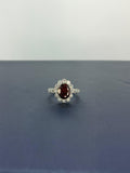 Anillo granate diseño corte oval