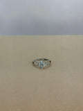 Anillo Aguamarina solitario diseño trébol