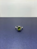Anillo de Peridoto corte oval grande diseño estilo solitario