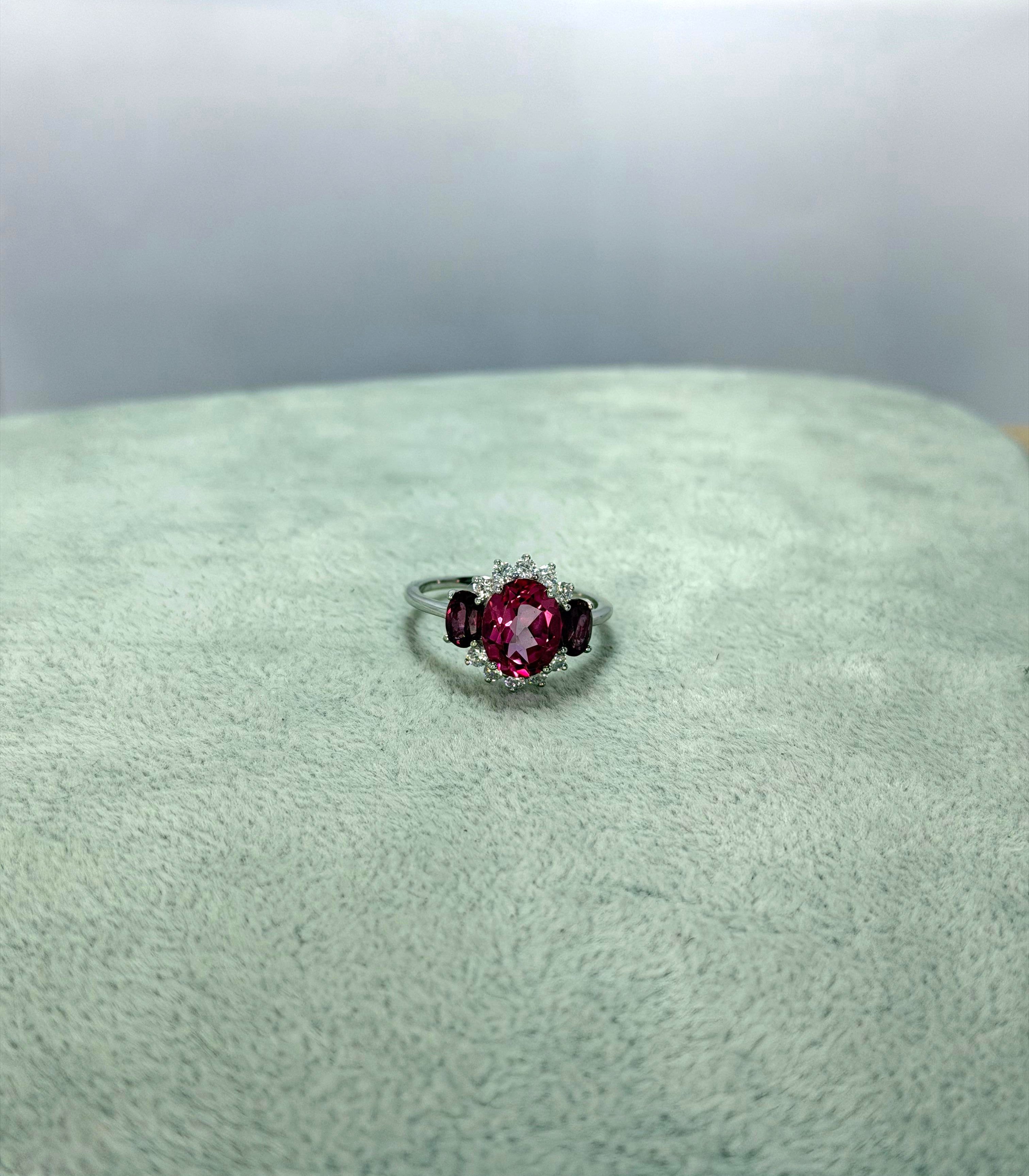 Anillo de topacio rosa diseño único